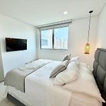Apartamentos exclusivos en edificio frente al mar Palmetto Beach