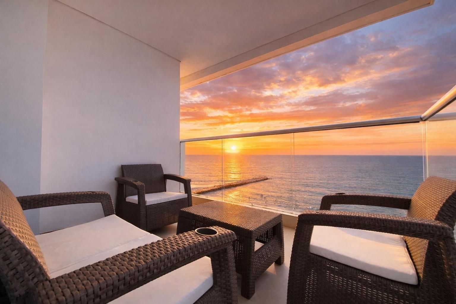 Exclusivos En Edificio Frente Al Mar Palmetto Cartagena